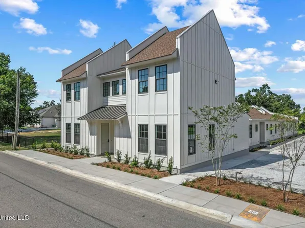 115 Menge Ave #12C, Pass Christian, MS 39571