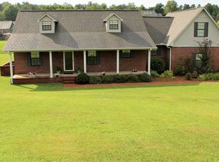 389 Eastern Shores Dr, Lexington, TN 38351