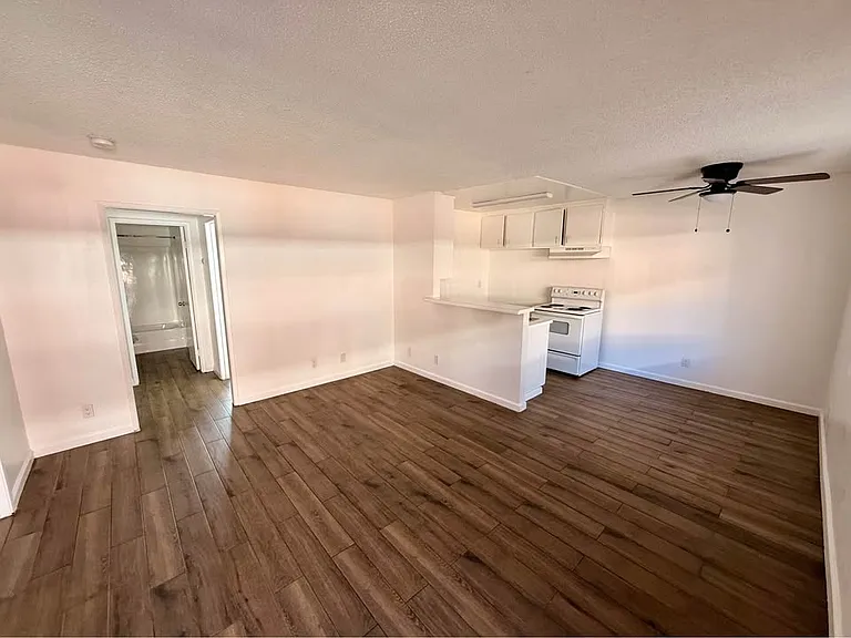 38604 10th St E #15 — Photo 11