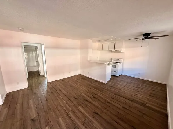 38604 10th St E APT 15, Palmdale, CA 93550