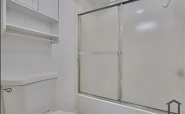 104 N Rose St — Photo 2