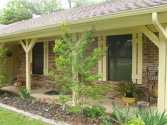 2nd image of 904 Woodview Dr