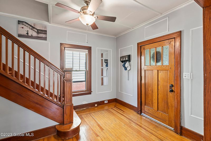 4th image of 114 Oakwood Avenue
