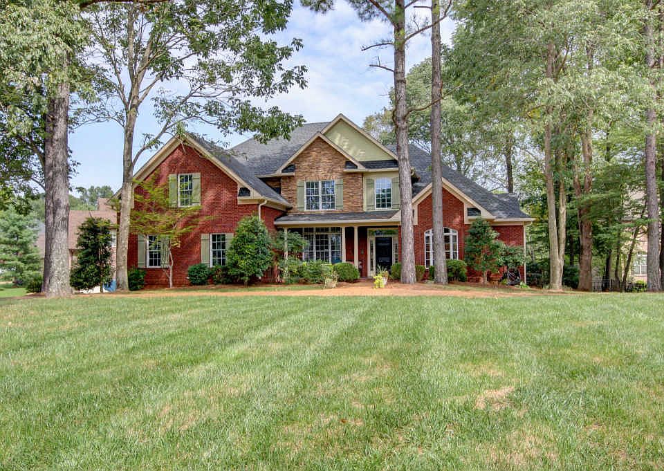 1st image of 833 Salisbury Way
