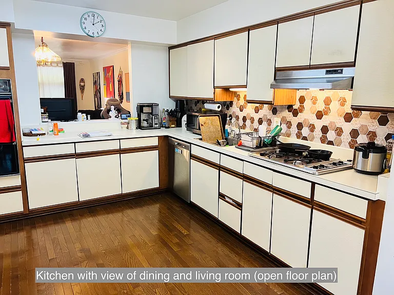 Kitchen with gas cooktop and wall oven.