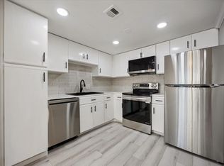 2016 Main St APT 903, Houston, TX 77002