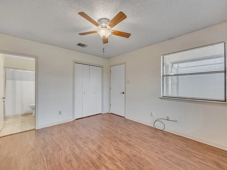 3003 W Slaughter Ln #B — Photo 5