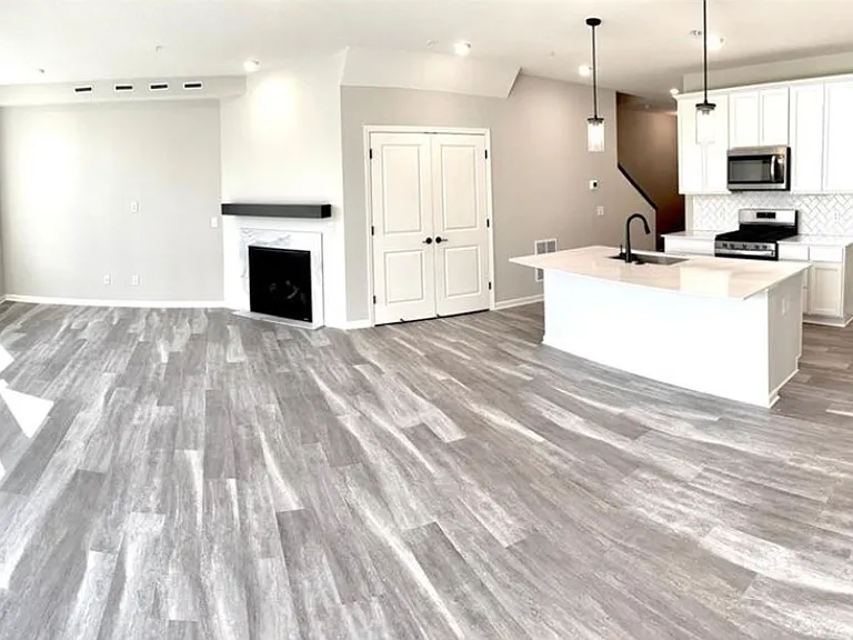 4880 Avery Ct — Photo 11