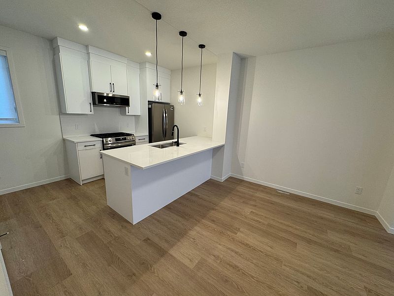 Edmonton Apartment for rent - 3 Bedrooms — photo 6