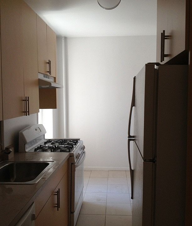 1st image of 4542 41st St