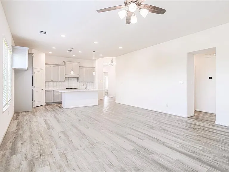 2850 Orange Leaf Dr — Photo 8