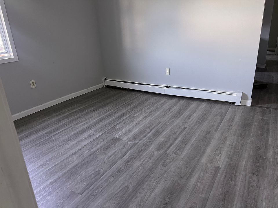 2nd image of 586 Christopher St #4