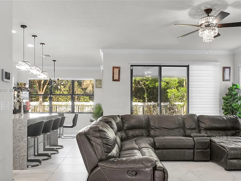7314 Estero Dr — Photo 9
