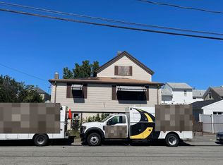 90 Lisbon St, Fall River, MA 02724