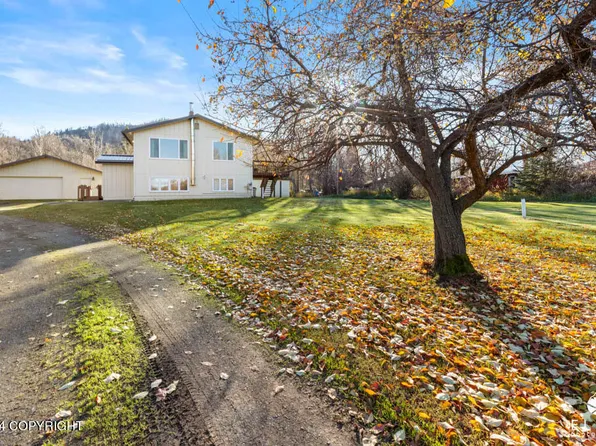 1605 S Bodenburg Loop, Palmer, AK 99645
