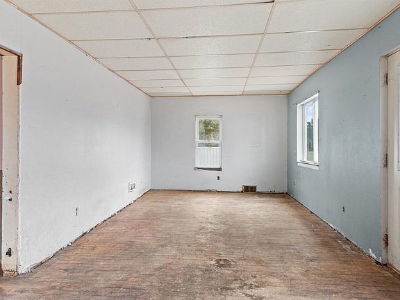 3rd image of 1311 OAK STREET