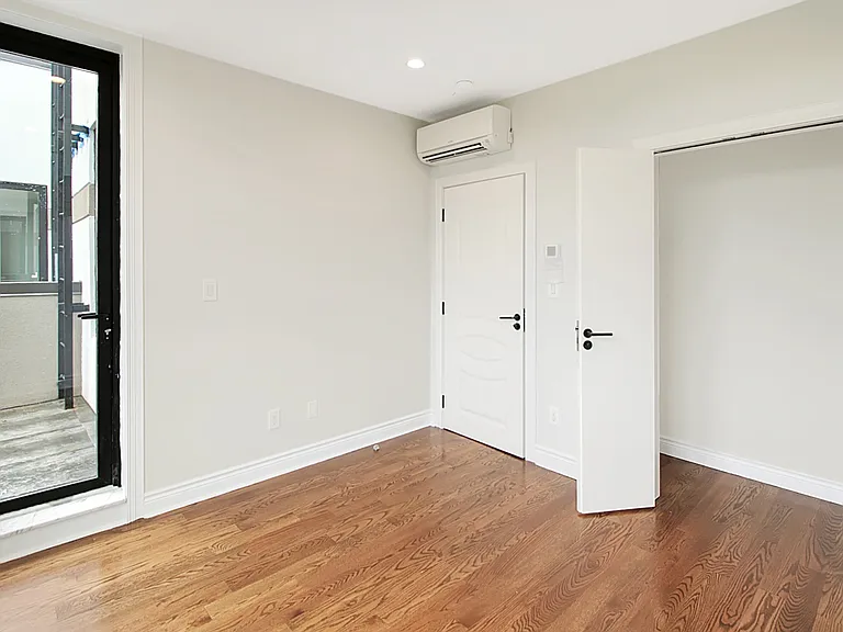 948 Herkimer St #3B — Photo 8