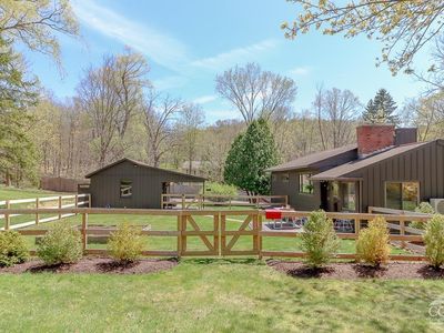 77 Austerlitz st, Chatham, NY, 12037