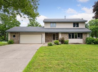 5000 Forestview Ln N, Plymouth, MN 55442