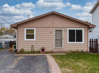 423 W Hawthorne Dr, Round Lake Beach, IL 60073