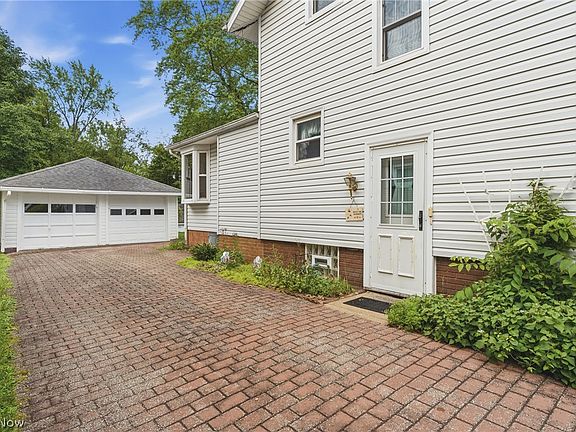 4th image of 165 Shadyside Ct