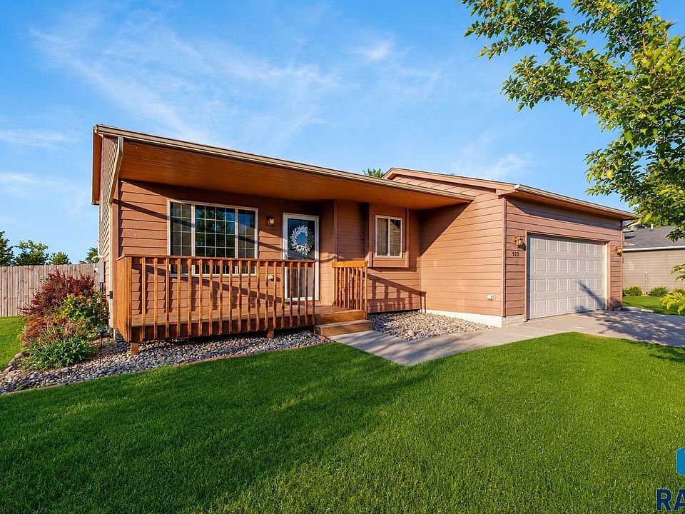 1st image of 900 Greyhawk Ct Court