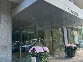 18 Yorkville Ave