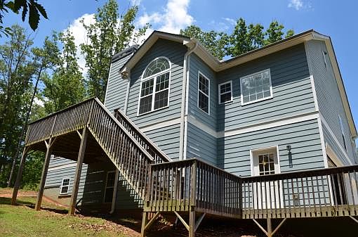 2nd image of 304 Winnipeg Ct