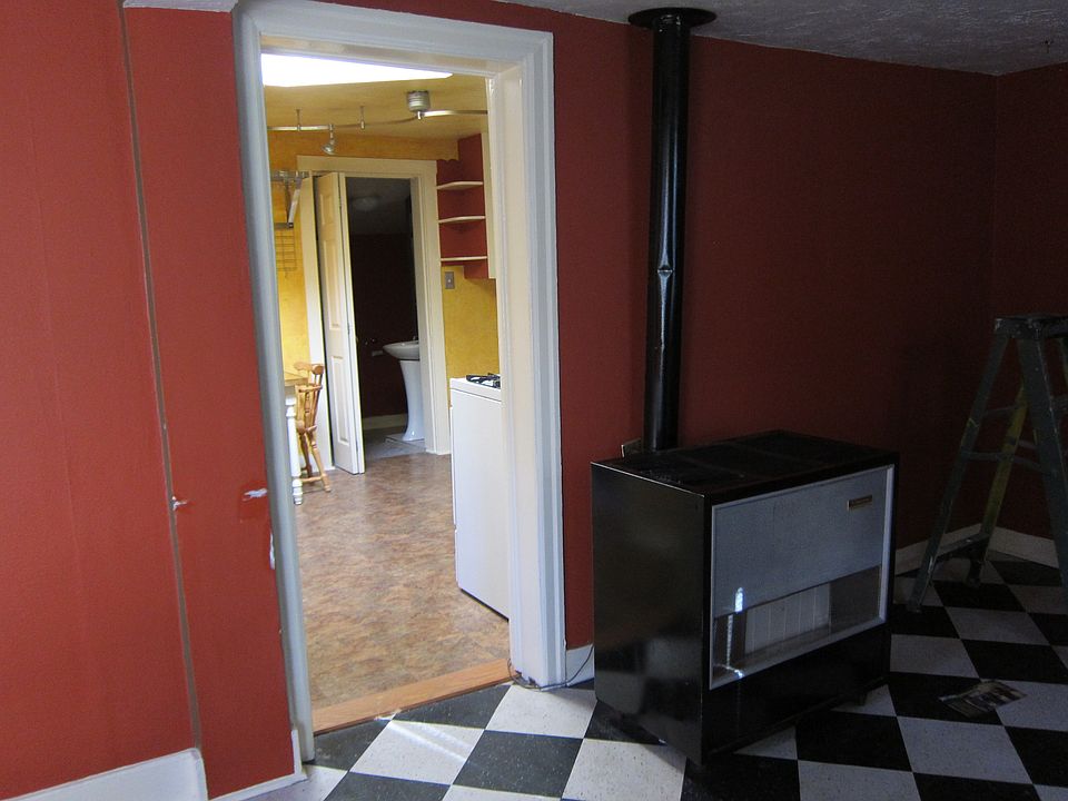 1st image of 520 N 1st St W