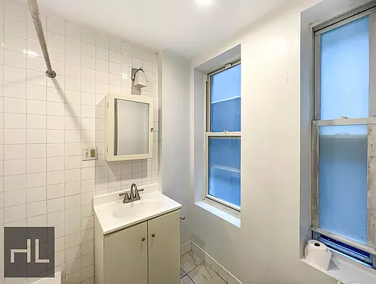 Rented by Highline Residential | media 10