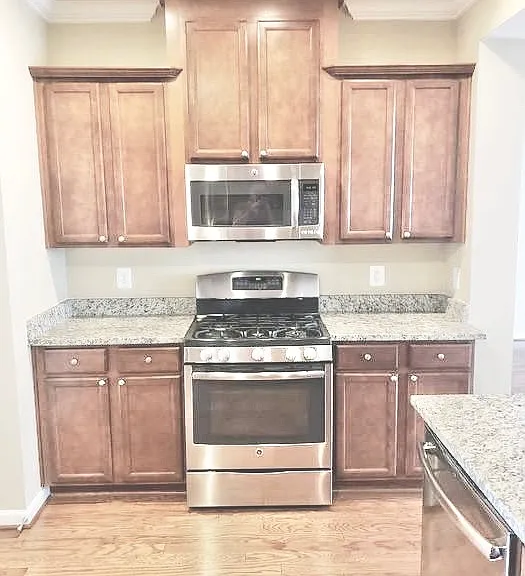 104 Notions Ct — Photo 13