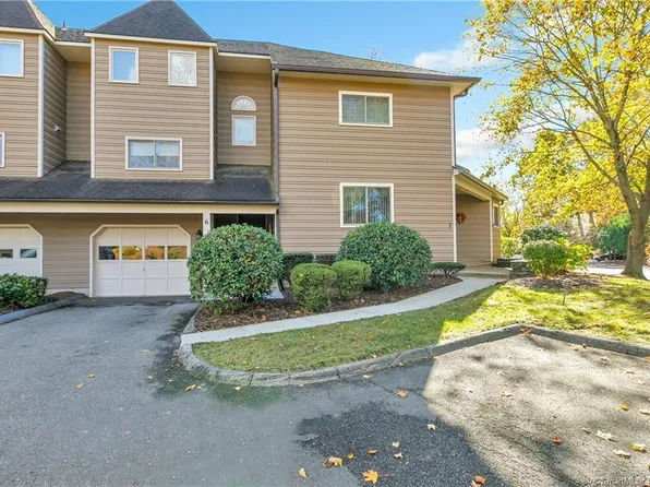 6 Meeting House Lane, Shelton, CT 06484