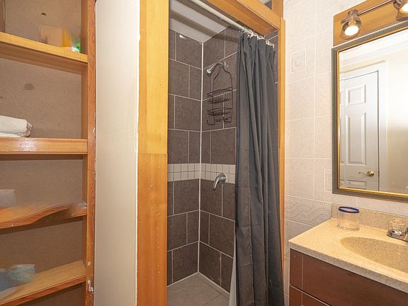 5th image of 11618 203rd St