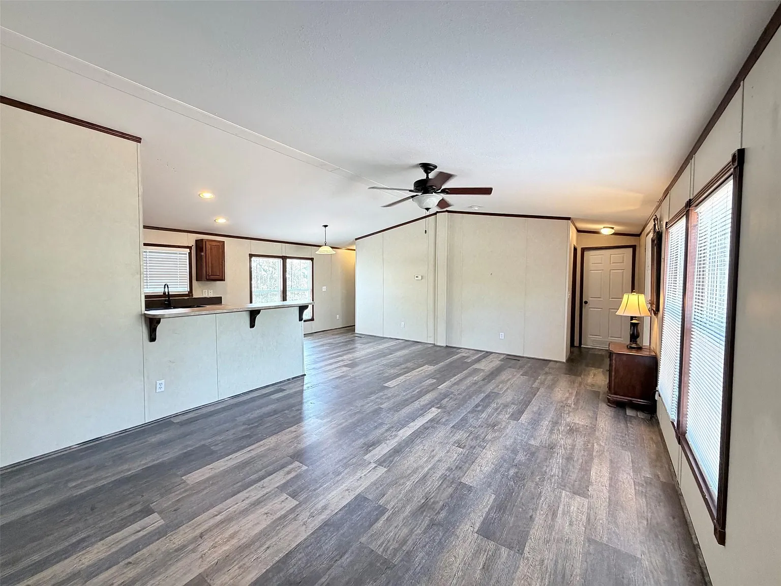 3 bed, 2.0 bath, 1196 sqft, $1,550 — Photo 4
