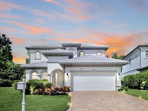 2907 Coco Lakes Dr, Naples, FL 34105