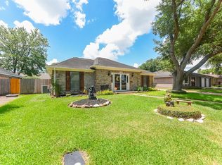 4902 Pocahontas Dr, Pasadena, TX 77505