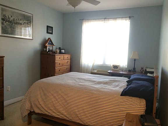 4th image of 138 Beach 92nd St #2B