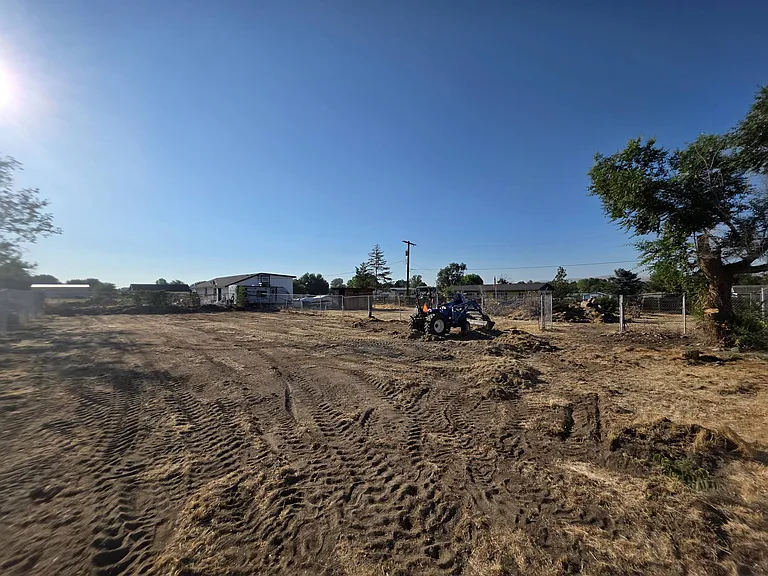 2021 Road 48 — Photo 3