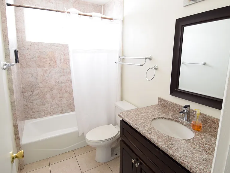 10385 W Olympic Blvd — Photo 19