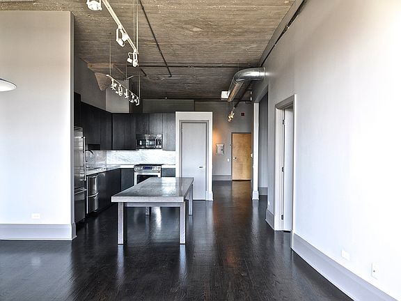 5th image of 900 N Kingsbury St APT 758
