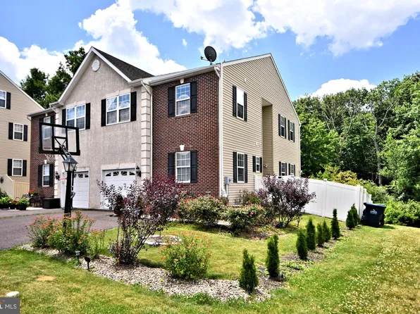 226 Clarkdale Ln, Gilbertsville, PA 19525