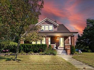 33652 Cowan Rd, Westland, MI 48185