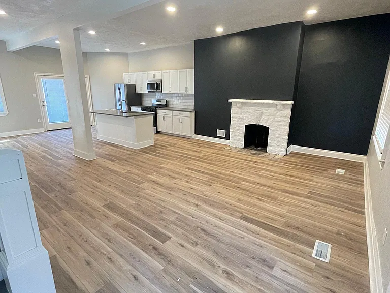 720 Southern Ave — Photo 1