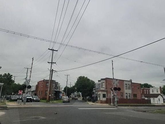 4th image of 823 Paul St