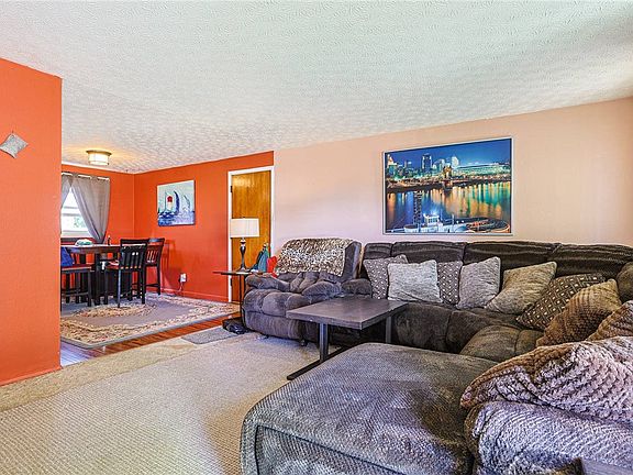 4th image of 568 Barbara Dr