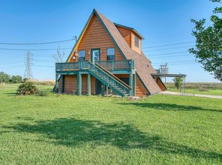 107 Jasmine St, Bridge City, TX 77611