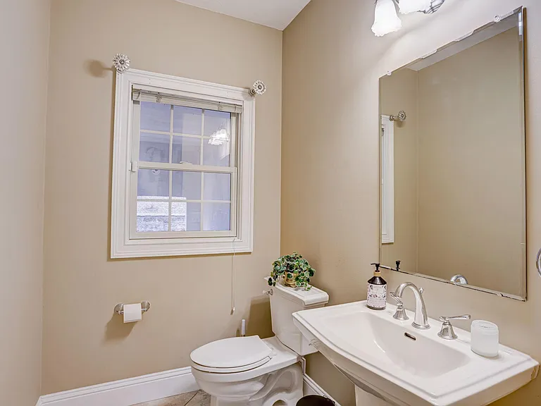 45 Silver Fox Rd — Photo 13