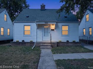5048 Howe Rd, Wayne, MI 48184