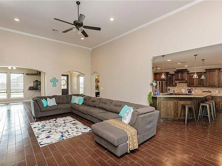 2126 Arman St — Photo 23