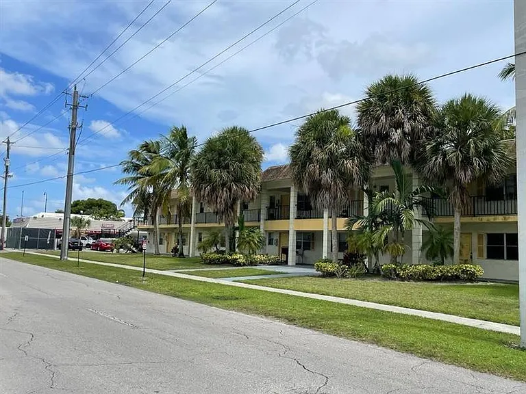 4160 NW 21st St #A246 — Photo 5